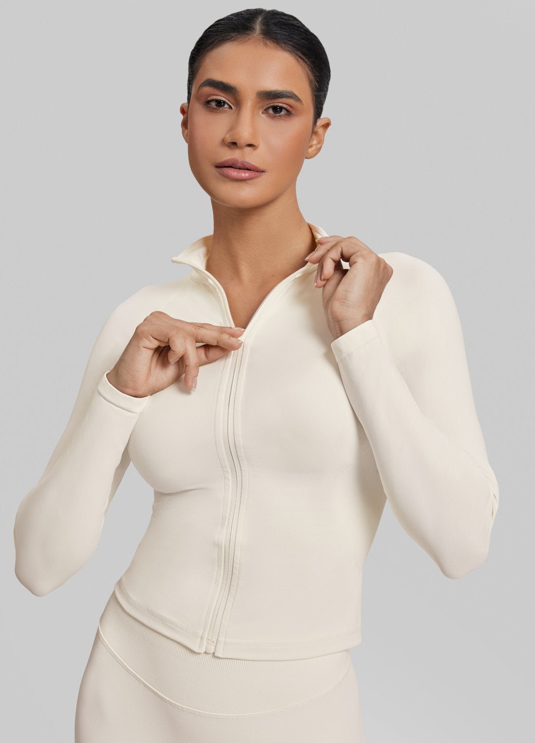 Ultrasculpt Longline Full Zipper Seamless Breathable Warm Jacket - Image 4